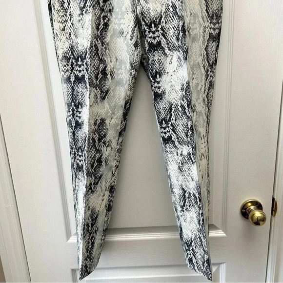 Zara Cigarette Trousers  Snakeskin Print Pants Ankle Cropped Grey White Small - Picture 9 of 16